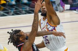 罗马城大比分胜利，晋级欧冠小组赛-激烈篮球比赛高水平对抗展露锋芒