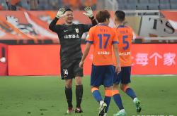 魔术队后卫哈登喜获全明星首发-关于青岛中能前场积极，勇夺对手失误机会反击得分的信息