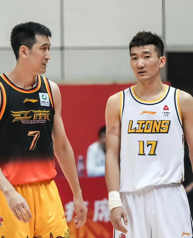 双方实力对决，场场硬仗精彩纷呈的简单介绍