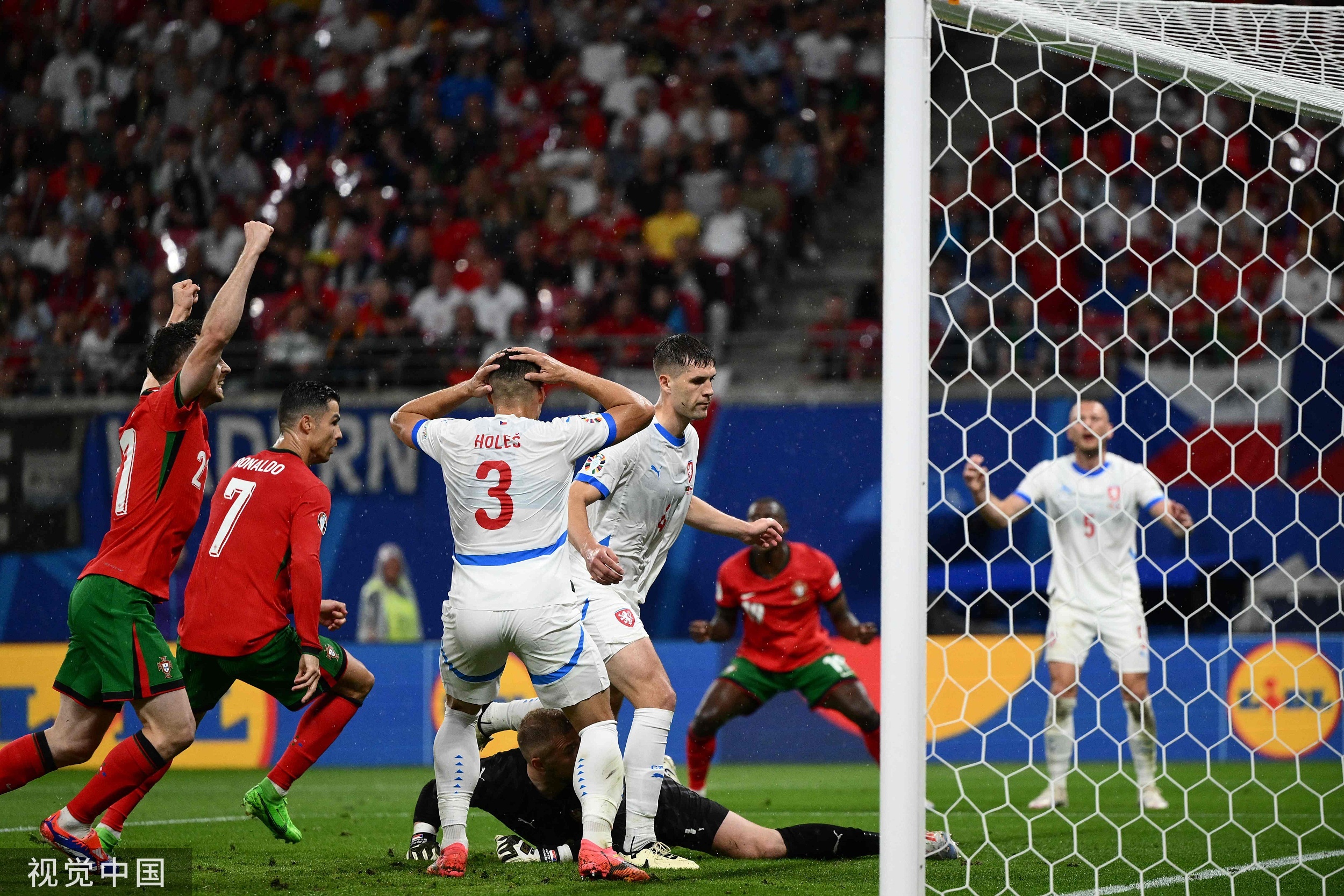 欧洲杯预选赛实力巅峰对决,赛场火爆纷呈的简单介绍 欧洲杯预选赛实力巅峰对决,赛场火爆纷呈的简单介绍